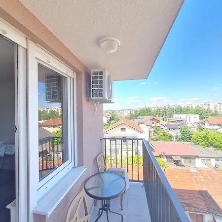 Apartment Ne Vazi